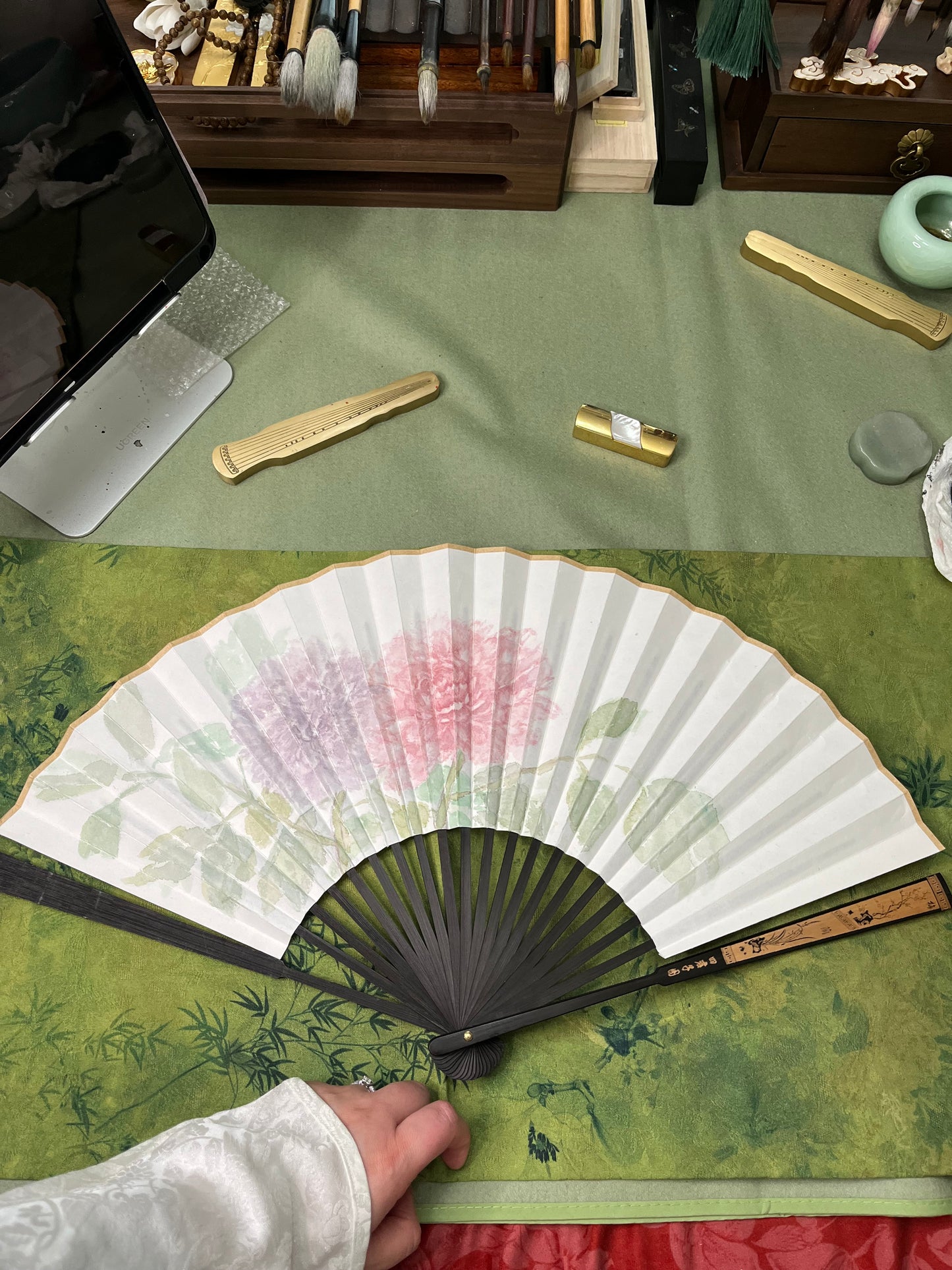 New Traditional Chinese brush paintings on folding fans